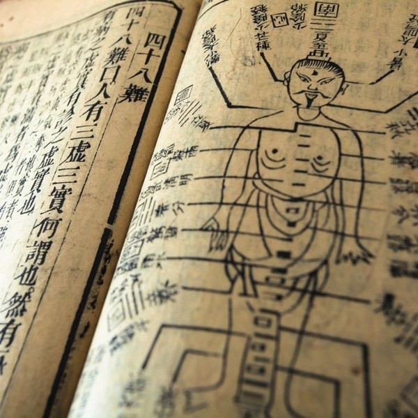 ▲ 예전에는 몸속을 들여다보는 도구가 없어서 구별해내기 힘들었던 정보를 과학의 발전을 통해 쉽고 빠르게 알아내는 것에 한의학과 양의학적 원리가 무슨 잣대가 된단 말인가?