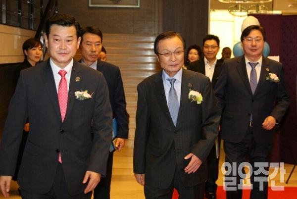 ?이선호 한중실크로드국제교류협회장(SICO)와 이해찬 전 총리?
