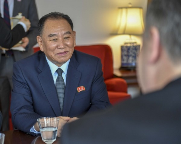 지난 5월31일(현지시각) 뉴욕에서 회담을 하고 있는 마이크 폼페이오 미국 국무장관과 김영철 북한 노동당 부위원장(사진=newsis)