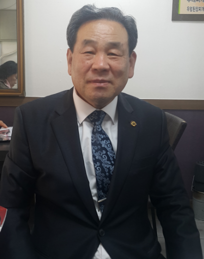 ▲ IMF 당시 실직과 가정파탄으로 서울역 지하도에 누워있는 노숙자를 돌보아 온 것이 1997년 11월 5일부터 현재까지 어연 20년입니다.?