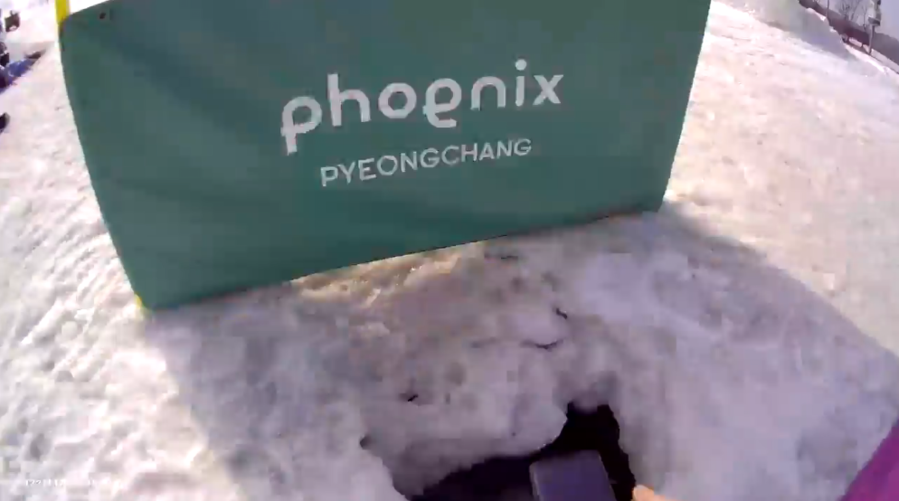 평창 휘닉스 스키장 구멍 뚫린 안전불감증 논란...스키 점프대 앞에 1m 구덩이 ‘위험천만’ [제보+]