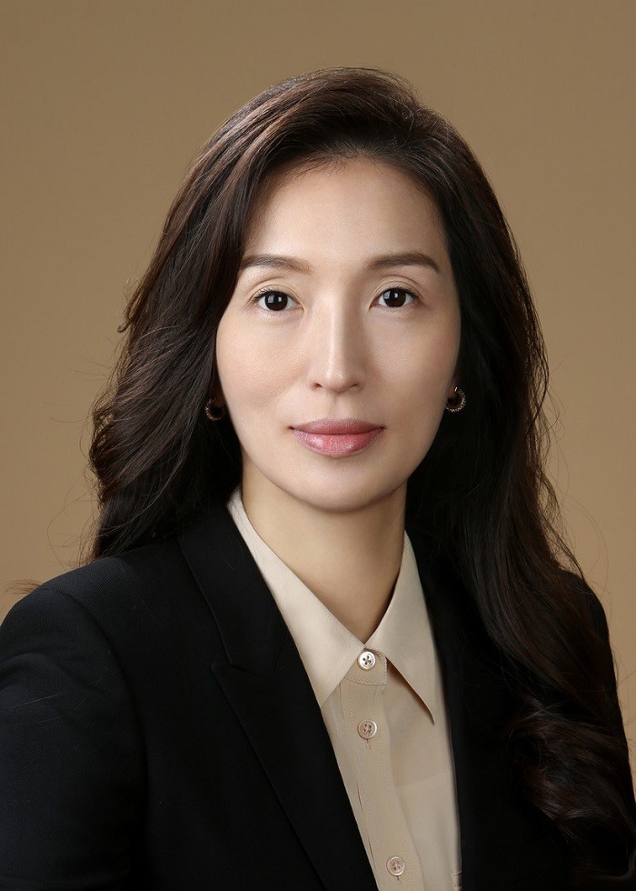 영원무역 주총 앞두고 지배구조 논란…...